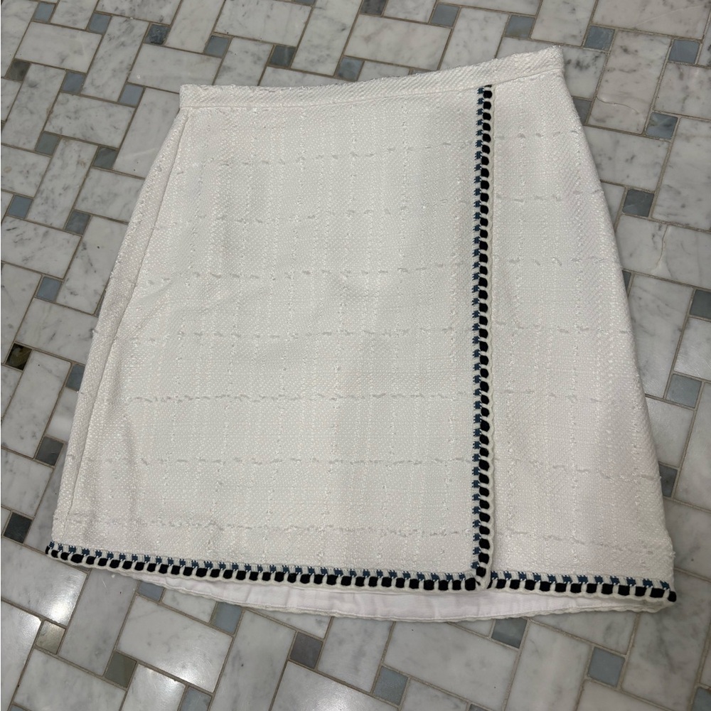 NWT Ann Taylor White Tweed Skirt with Blue Trim